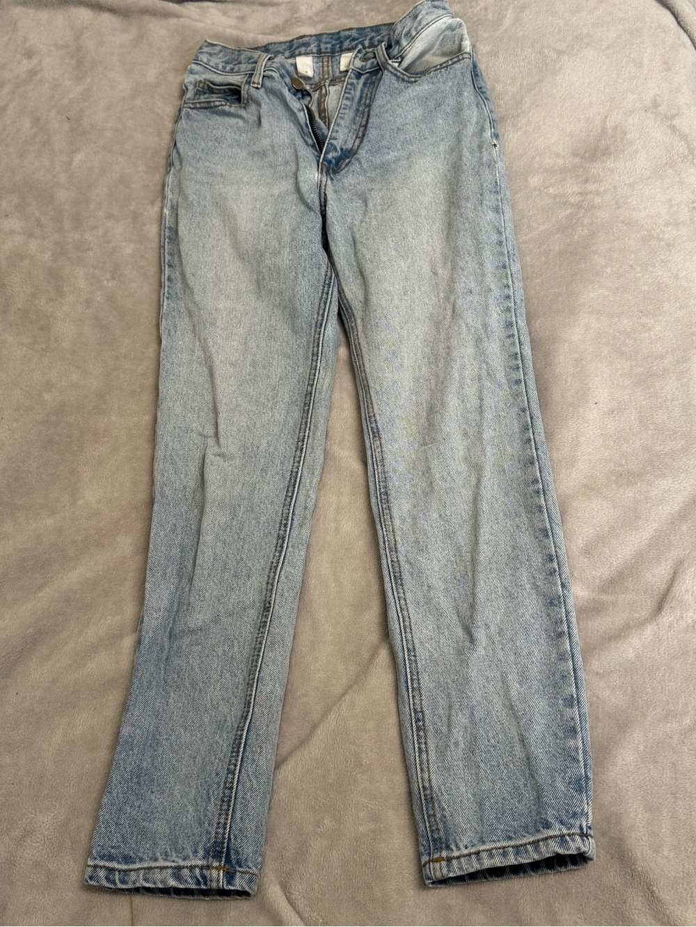 Light Wash Straight Leg Women’s Jeans